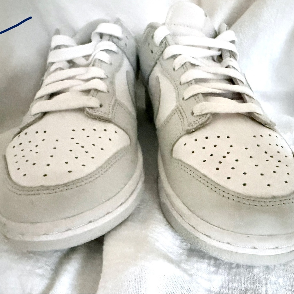 Nike Women's White and Gray Sneakers